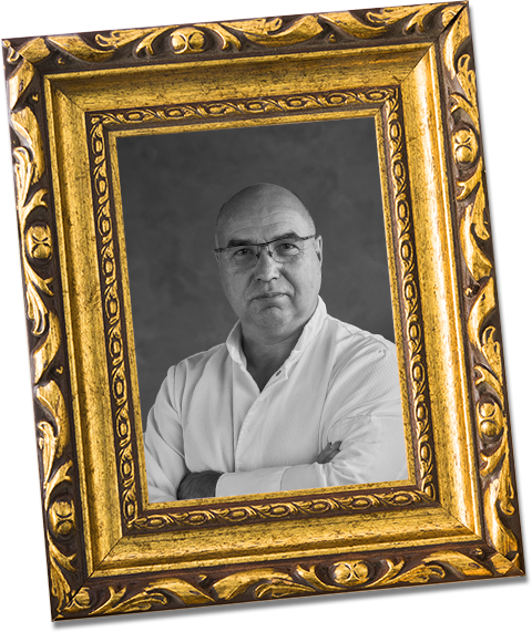 Photo du chef dans un cadre doré