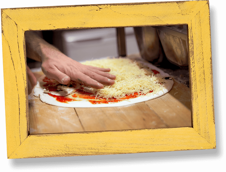 Pizza en préparation
